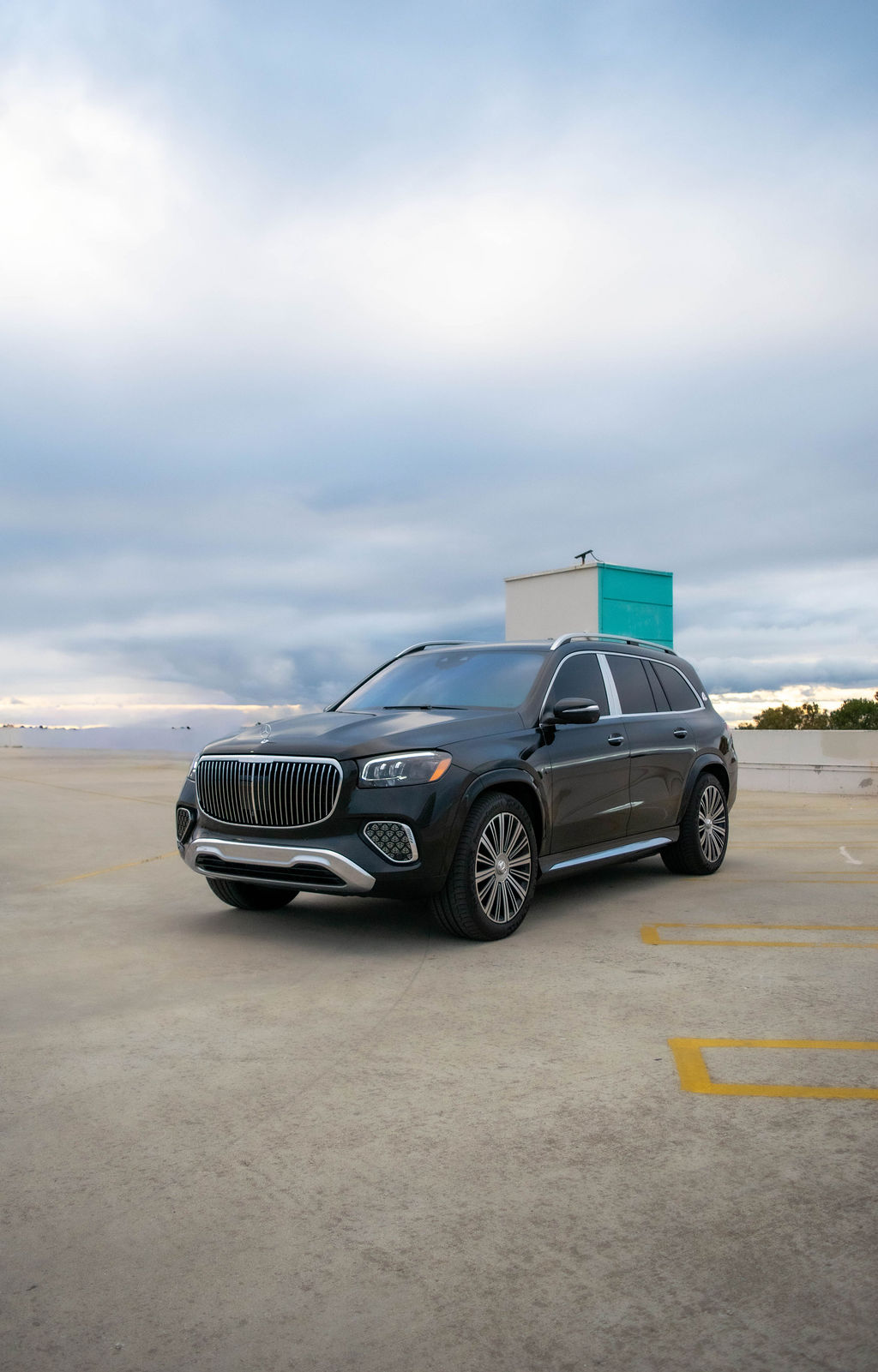 Black Maybach GLS 600, Black interior