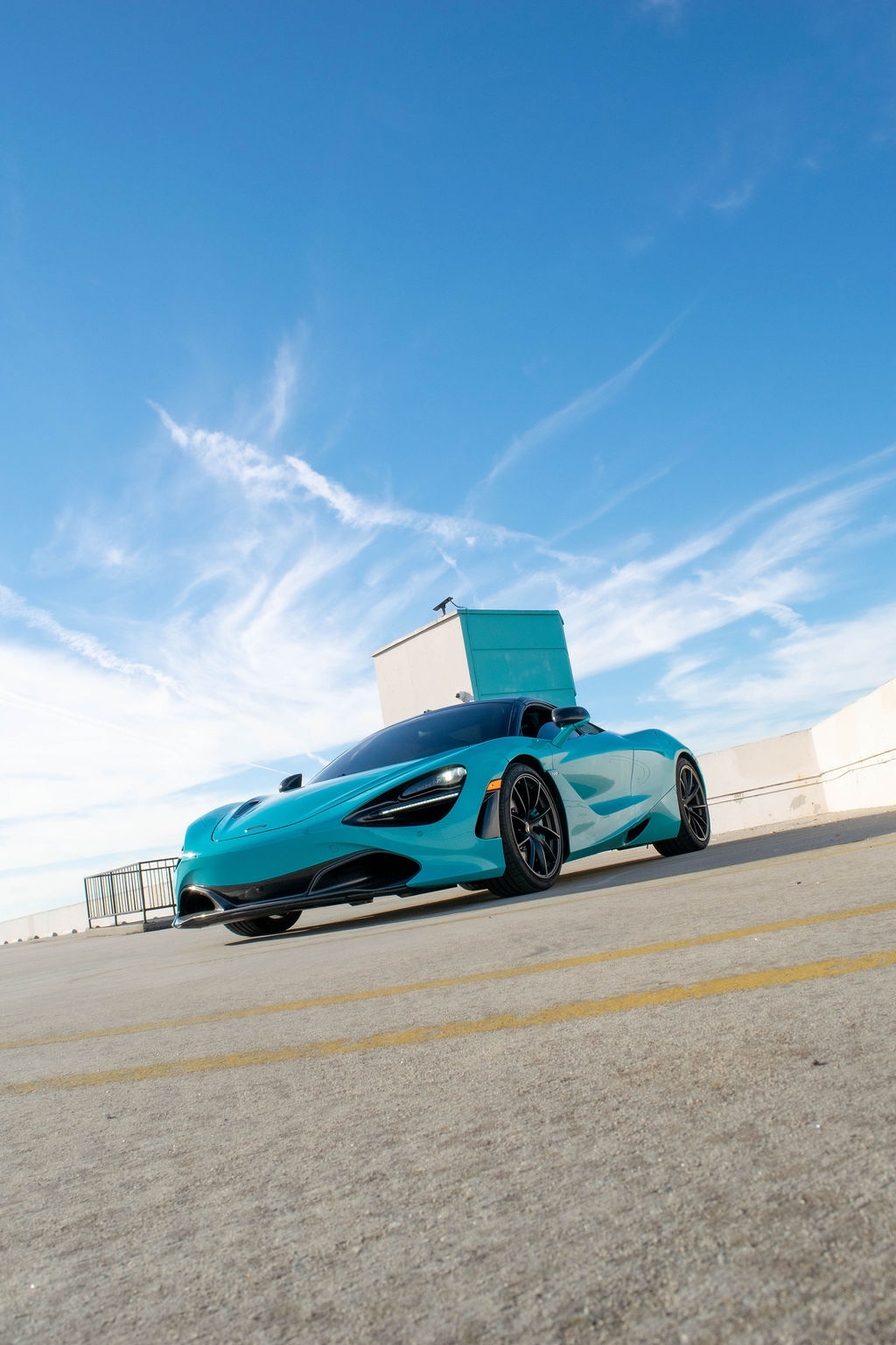 Turquoise McLaren 720S MSO, Black interior