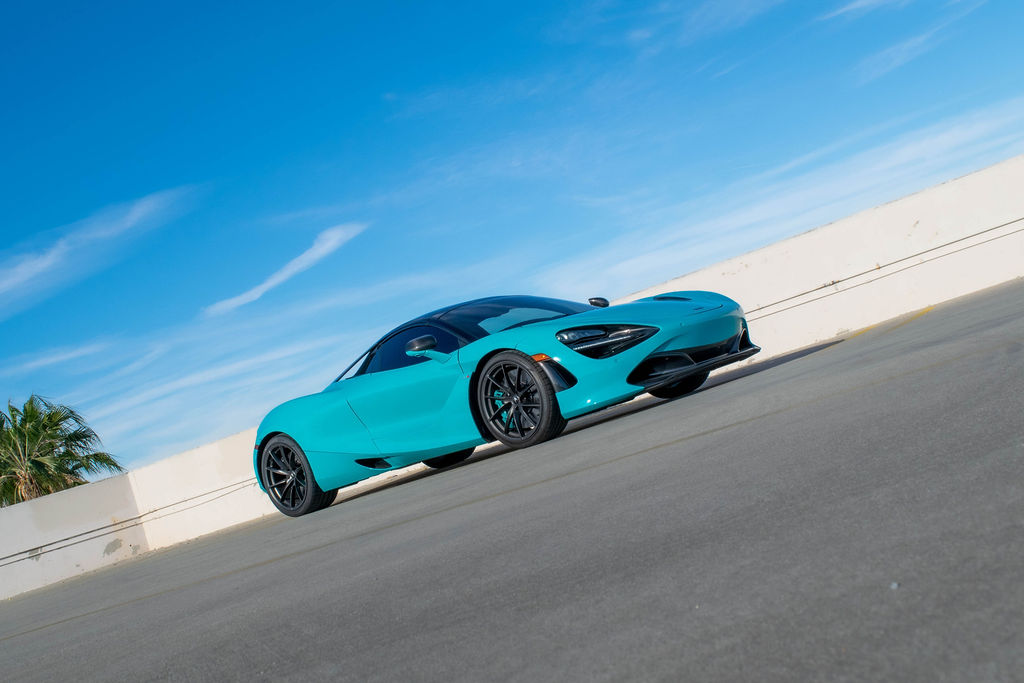 Turquoise McLaren 720S MSO, 2 doors, Black interior