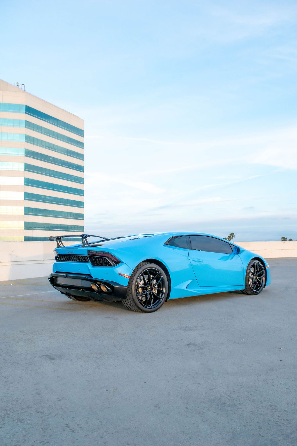 Lamborghini Huracan, the best cars to rent for a photoshoot