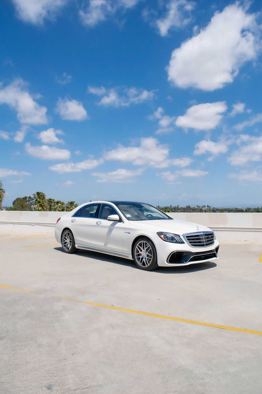 White Mercedes-Benz S-Class AMG S63, 4 doors, White interior