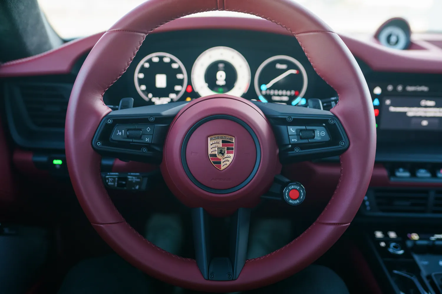 Grey Porsche 911 Carrera 4 GTS, Southern California exotic rental