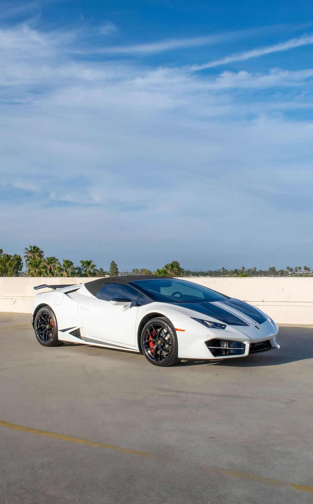 White Lamborghini Huracan Spyder AWD 2 seat supercar
