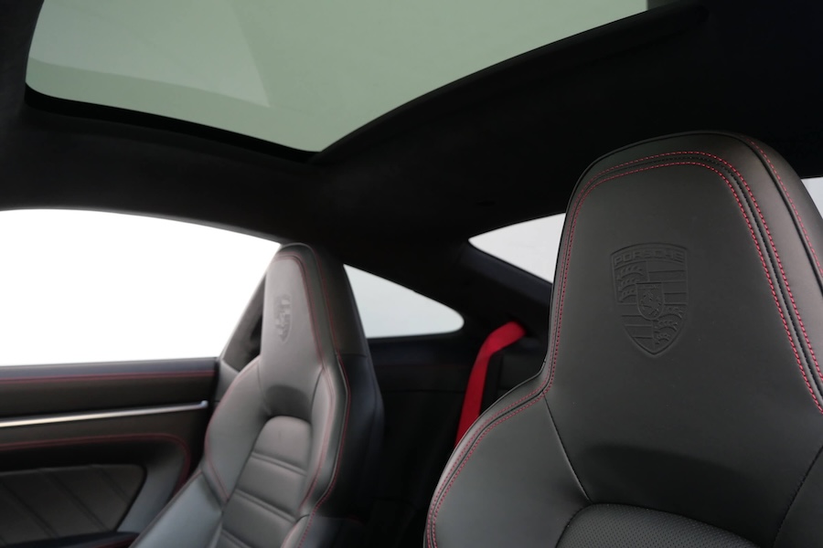 Black Porsche 911 Turbo S interior, 4 seats, AWD