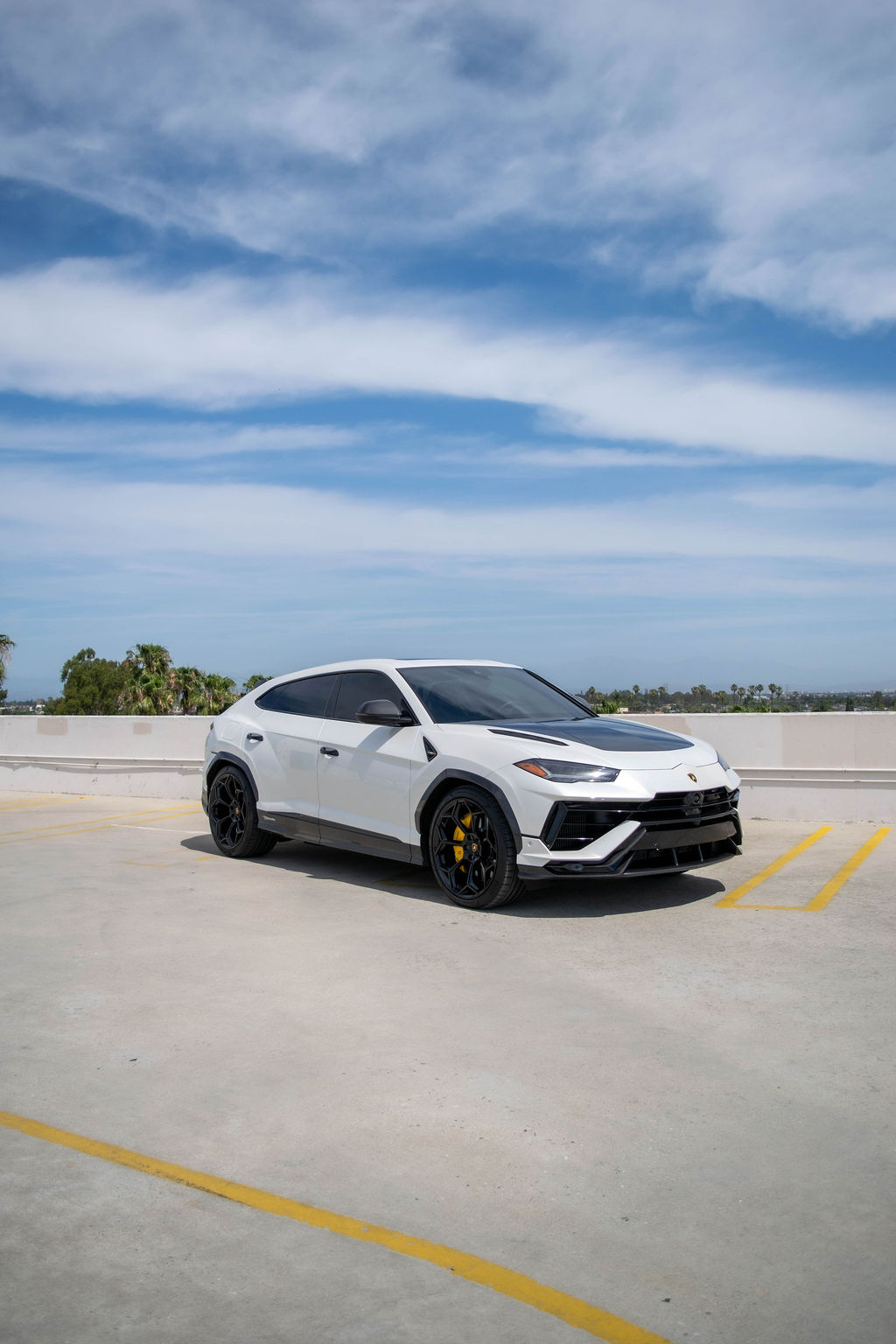 White Lamborghini Urus Performante 5 seat luxury SUV with Black and White interior