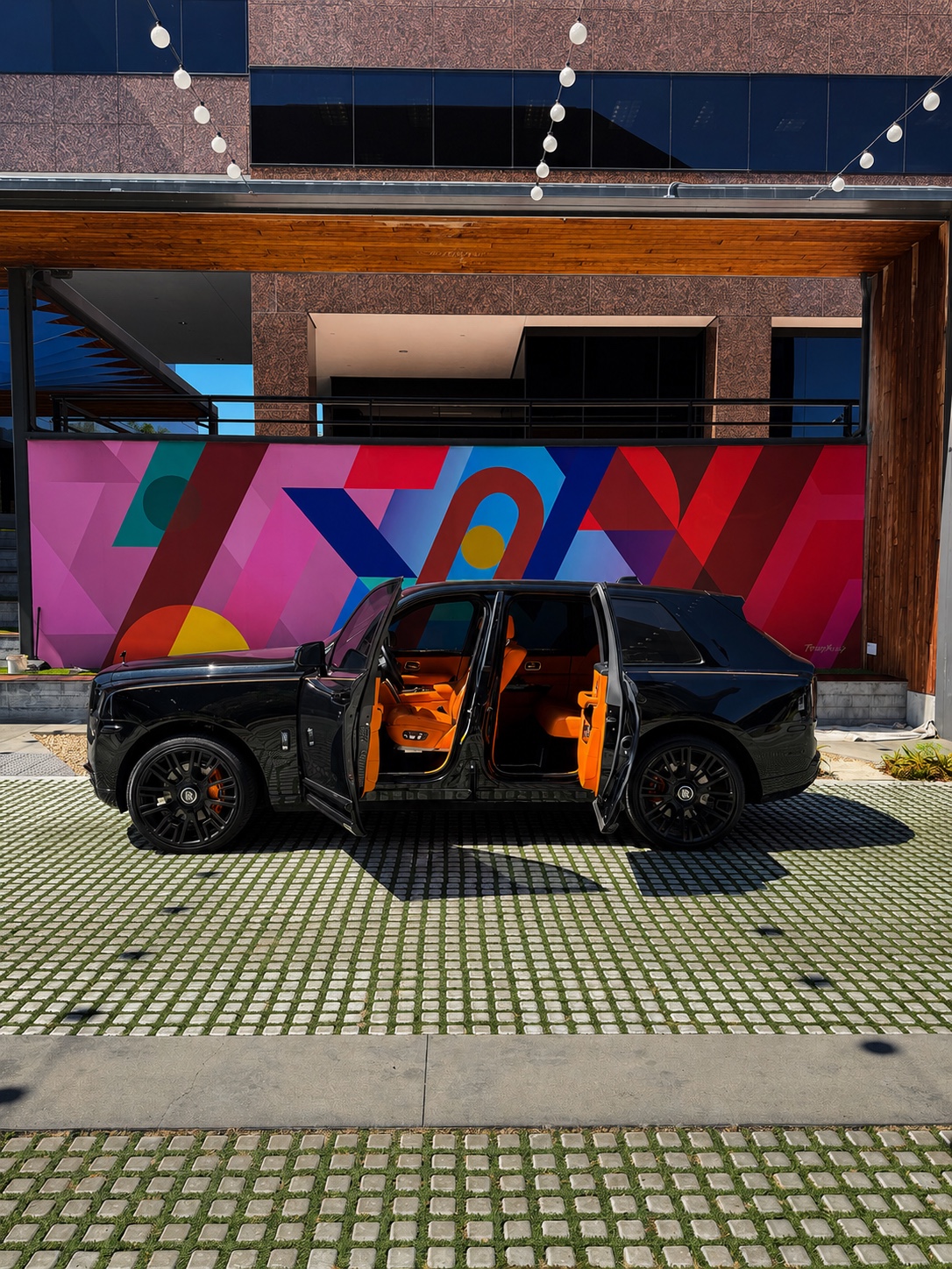 Black Rolls Royce Cullinan Black Badge rental in Orange County, Orange interior