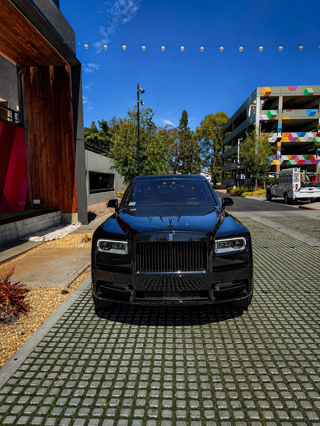 Black Rolls Royce Cullinan Black Badge, Orange interior