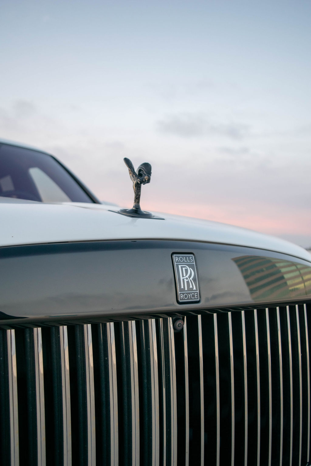 White Rolls Royce Cullinan Black Badge, 5 seats, AWD