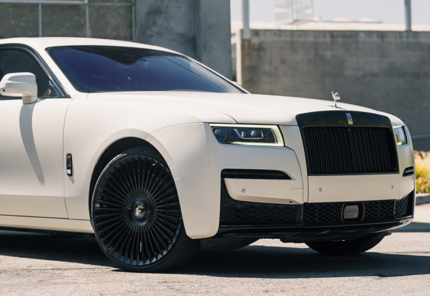 White Rolls Royce Ghost side view, Luxury Sedan rental in Southern California