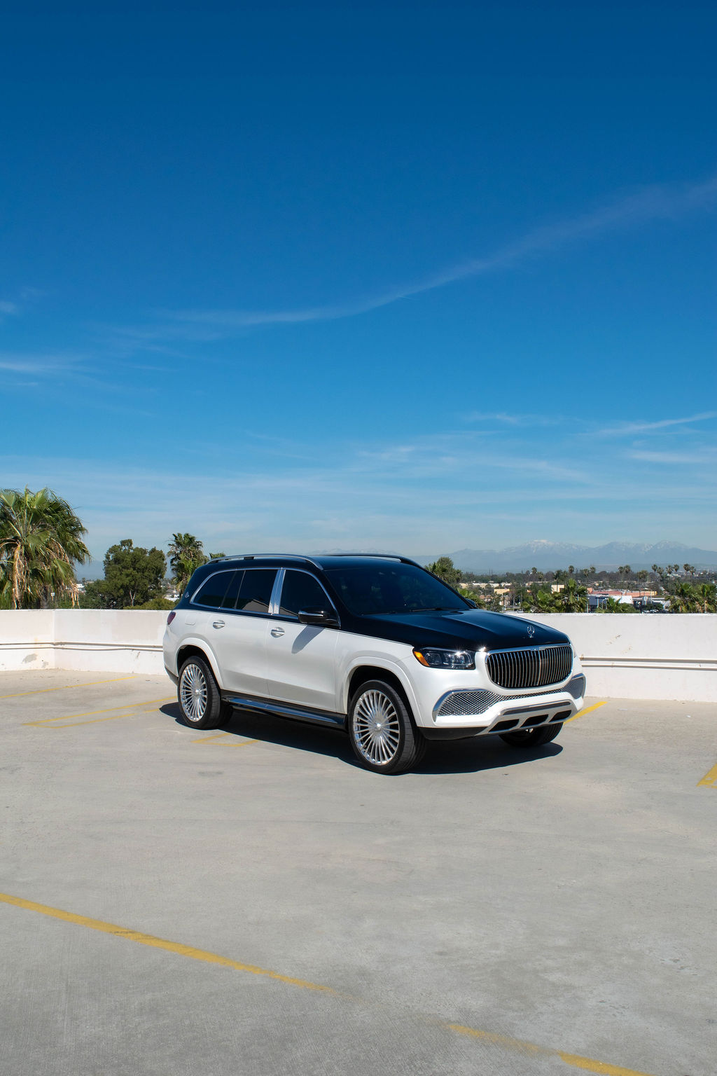 2-Tone Maybach GLS 600 4 seat 4 door luxury SUV