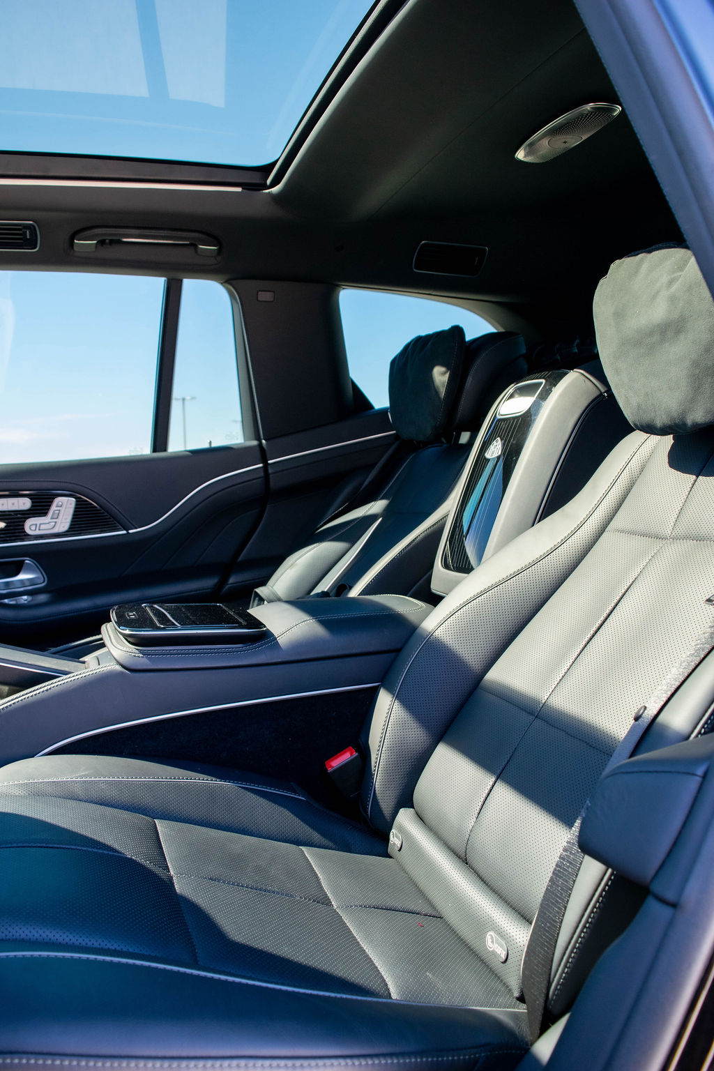 2-Tone Maybach GLS 600 AWD 4 seat luxury SUV