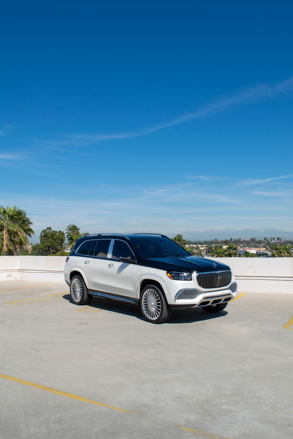 2-Tone Maybach GLS 600 luxury SUV, Black interior and 4 seats