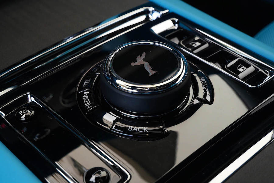 Rotary controller on the Spectre console with the Spirit of Ecstasy set into the dial