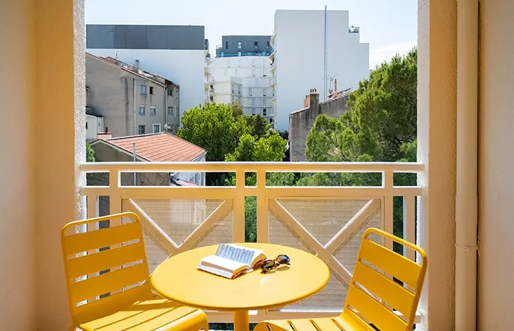 hotel à marseille prado avec chambre colorée