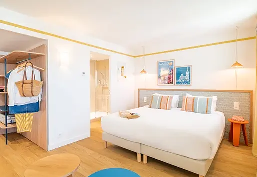 Hôtel à Marseille pour les groupes et les professionnels, avec grande chambre et grande salle de douche