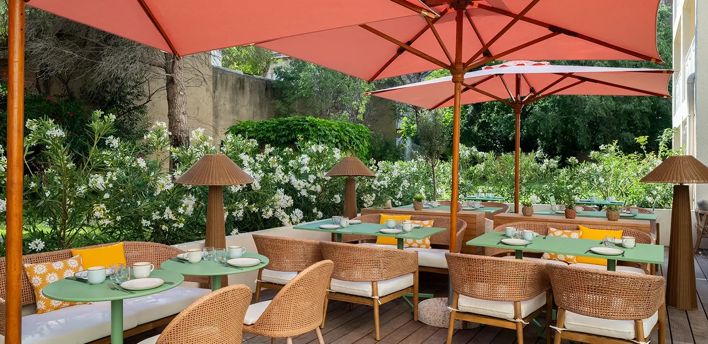 Discover Soléo Prado, Marseille Prado hotel with terrace, in the heart of the Prado sector for a comfortable stay.