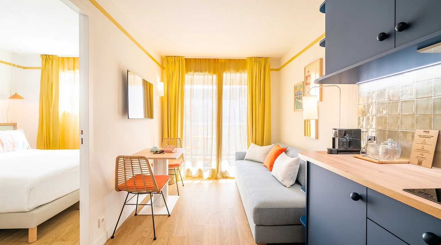 Soléo Prado, apartment in Marseille with bedroom, living room and kitchen, ideal near Place Castellane.