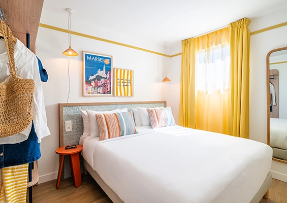 Soléo Prado, double apartment room with window in Marseille, bright near the Prado beaches.
