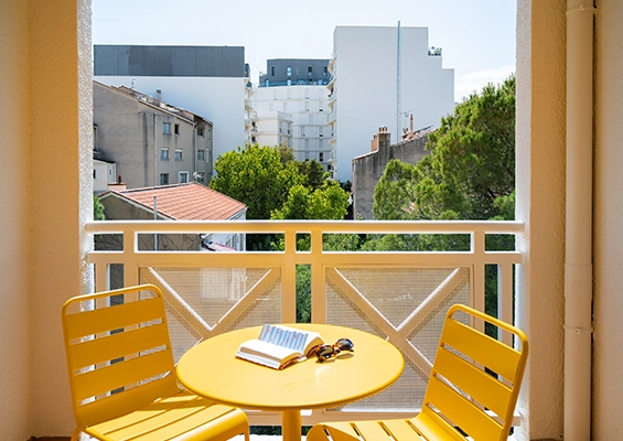 Soléo Prado, hotel with balcony in Marseille Prado, perfect for enjoying the 8th arrondissement near the Boulevard de Louvain.