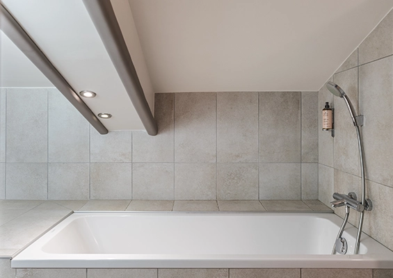 Chambre mansardée salle de bain heliopic chamonix mont-blanc