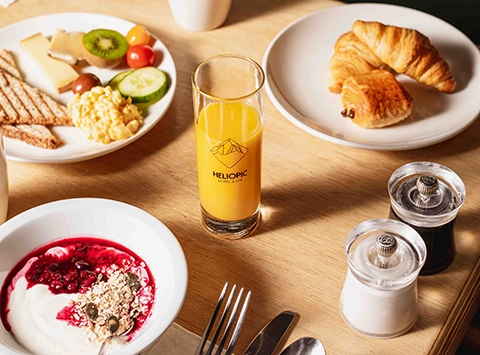 photo petit déjeuner 2 hôtel heliopic chamonix mont-blanc