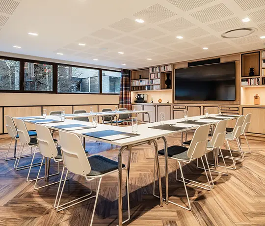 salle En U hôtel heliopic chamonix mont-blanc