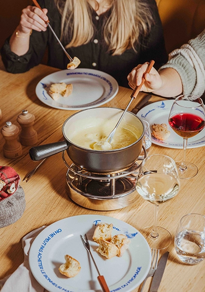 table fondue heliopic chamonix mont-blanc