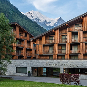 entrée devanture hôtel heliopic Chamonix Mont-Blanc