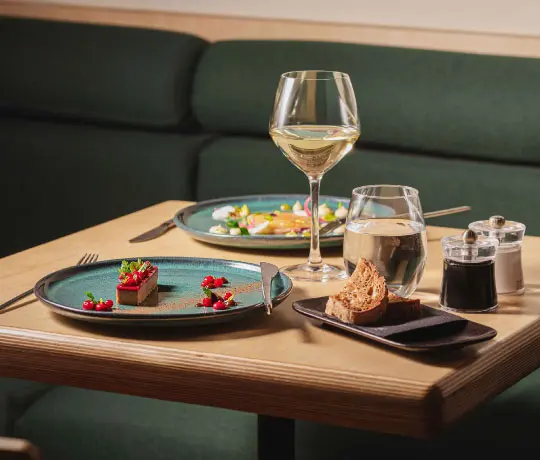 Table Restaurant Akashon hotel heliopic chamonix mont-blanc gnocchi dish