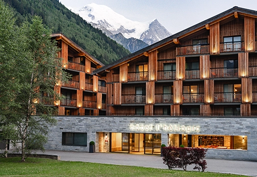 heliopic chamonix mont-blanc façade en été
