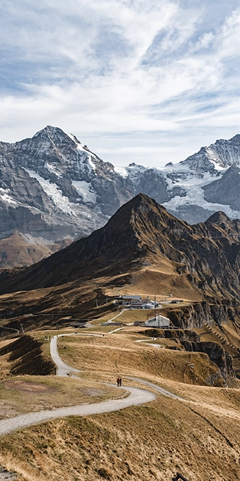 Activity in the mountains towards Wengen