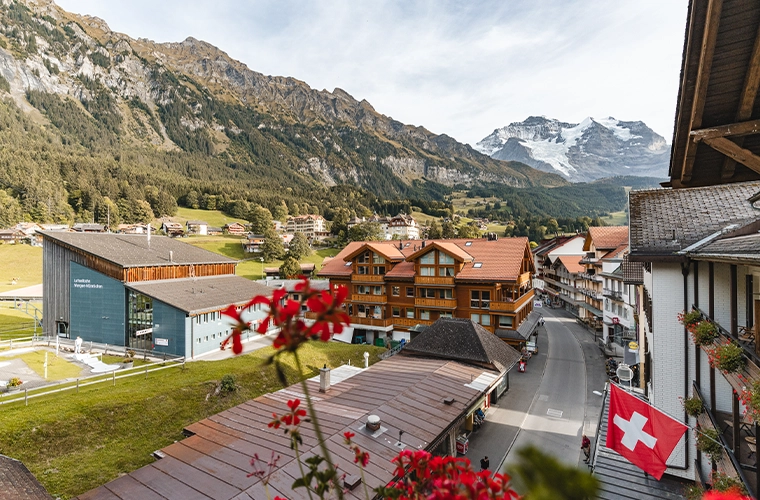 Wengen et voie ferroviaire