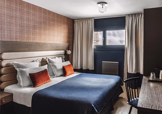 Room with unobstructed view bed and window Hotel Marielle Val Thorens