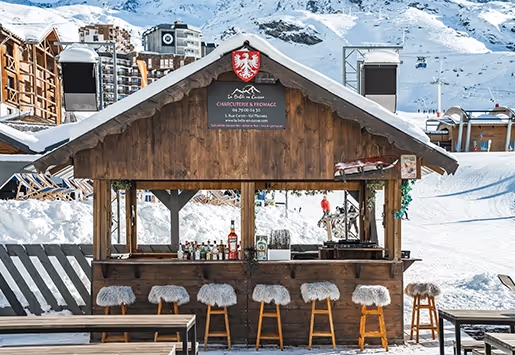 La cabane, le bar extereur de la terrasse de l'hôtel Marielle