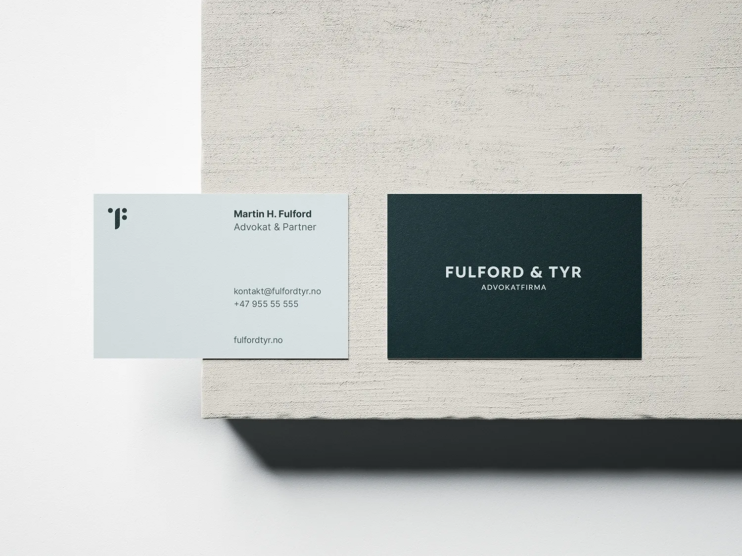 To visittkort for Fulford & Tyr advokatfirma; ett med kontaktinformasjon for Martin H. Fulford, advokat og partner.