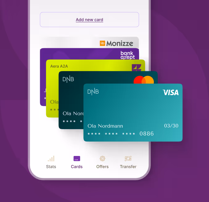 Mobilskjerm som viser fire digitale betalingskort med navnet Ola Nordmann, inkludert Visa og Mastercard, på en app med navigasjonsikoner for statistikk, kort, tilbud og overføring.