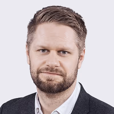 Mads E. Larsen