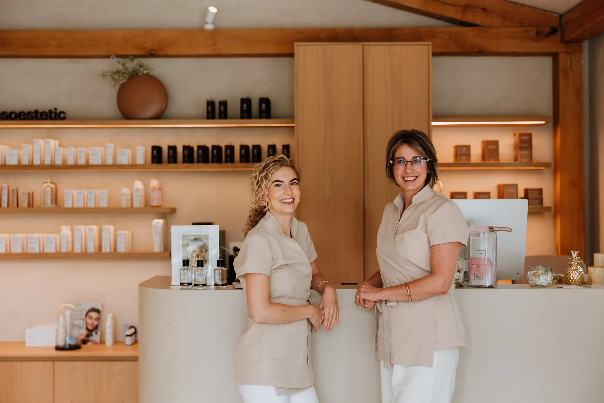 Medewerkers in de shop van Be by Kay