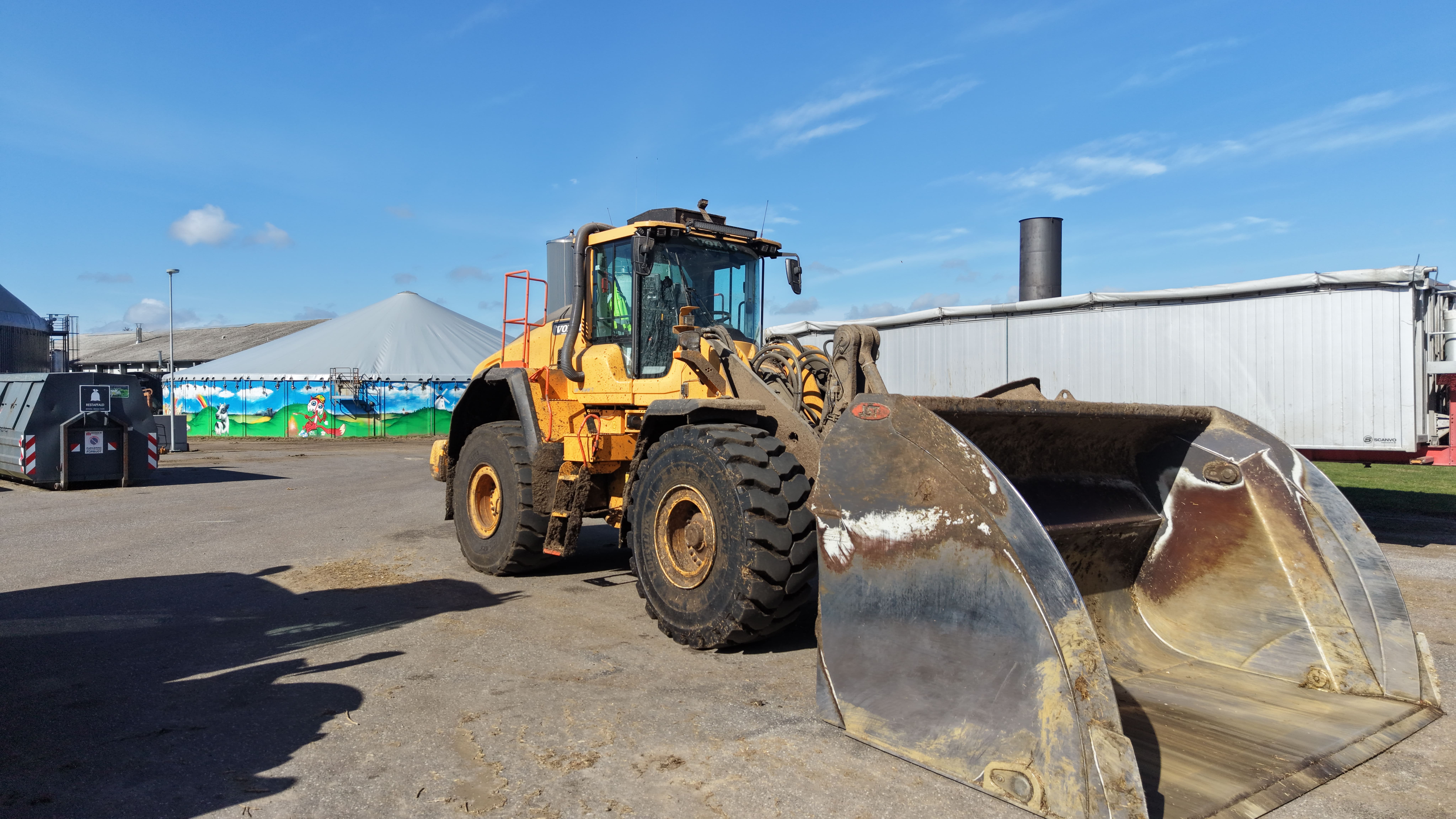 a picture of a loader