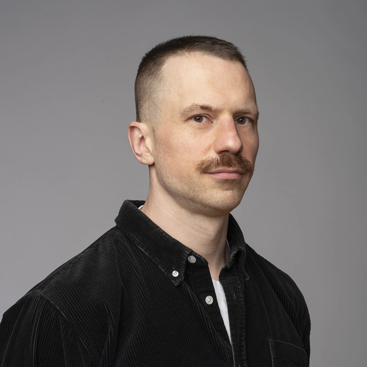 Tomasz Strojecki artysta wizualny, web developer, vj i projektant graficzny, doktor Sztuki