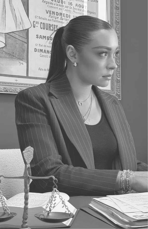 Portrait de Maître Margaux Canon, avocate associée spécialisée en droit pénal.