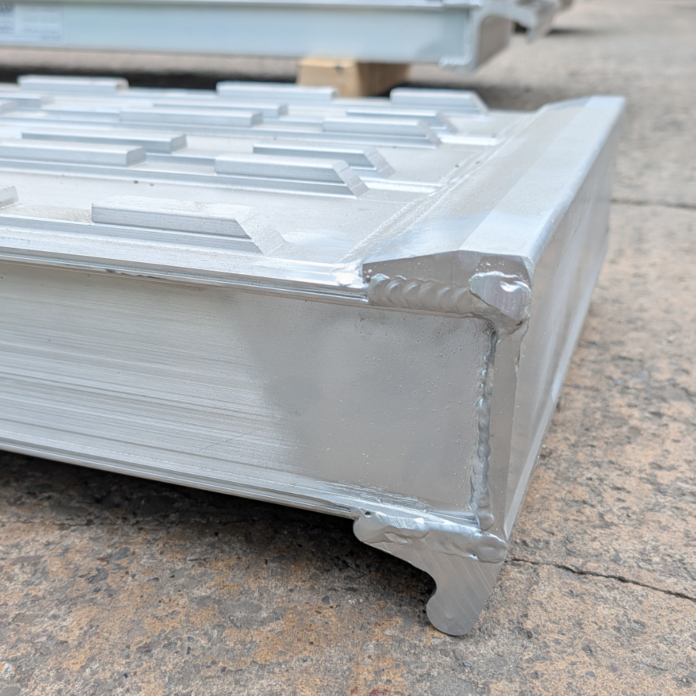 Faymonville UK VR-VO Aluminium Trailer Loading Ramps (Pair, 2400mm x 450mm, Bottom Hook)