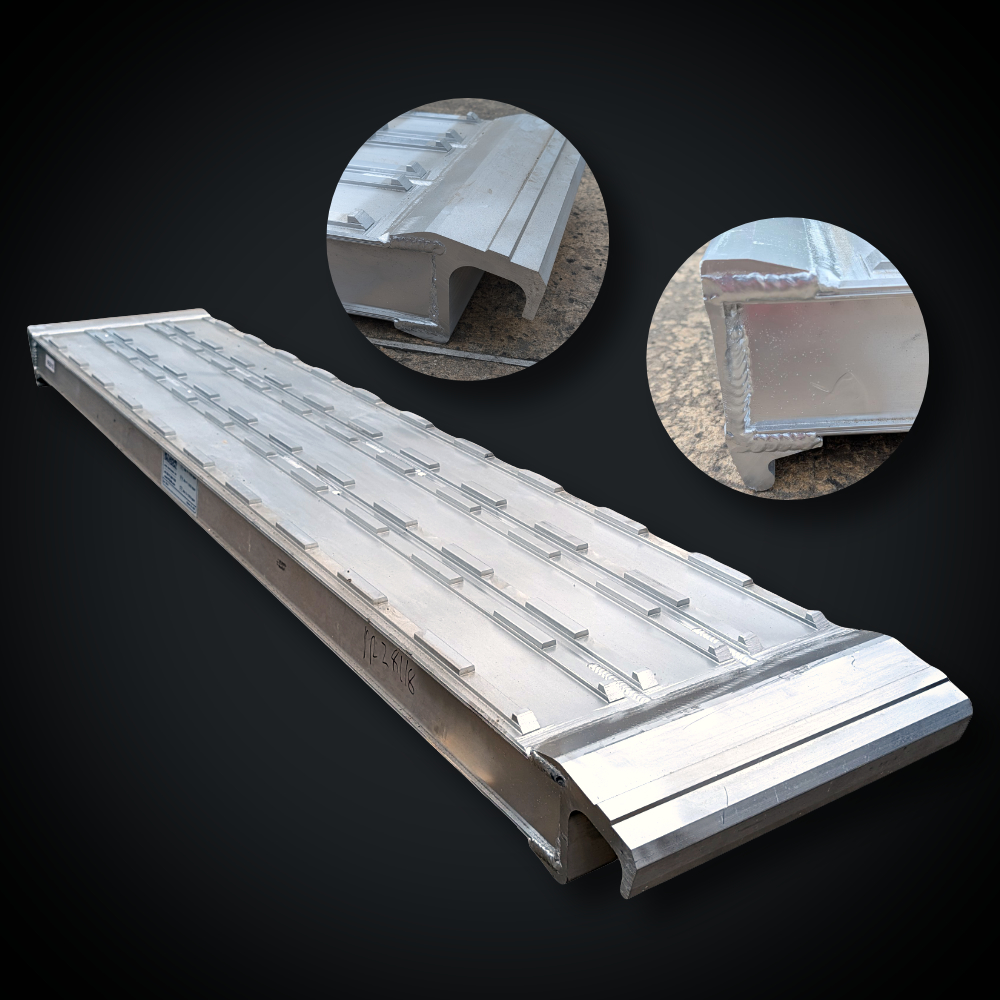 Faymonville UK VR-OH Aluminium Trailer Infill Section (2400mm x 450mm, Bottom/Top Hook)