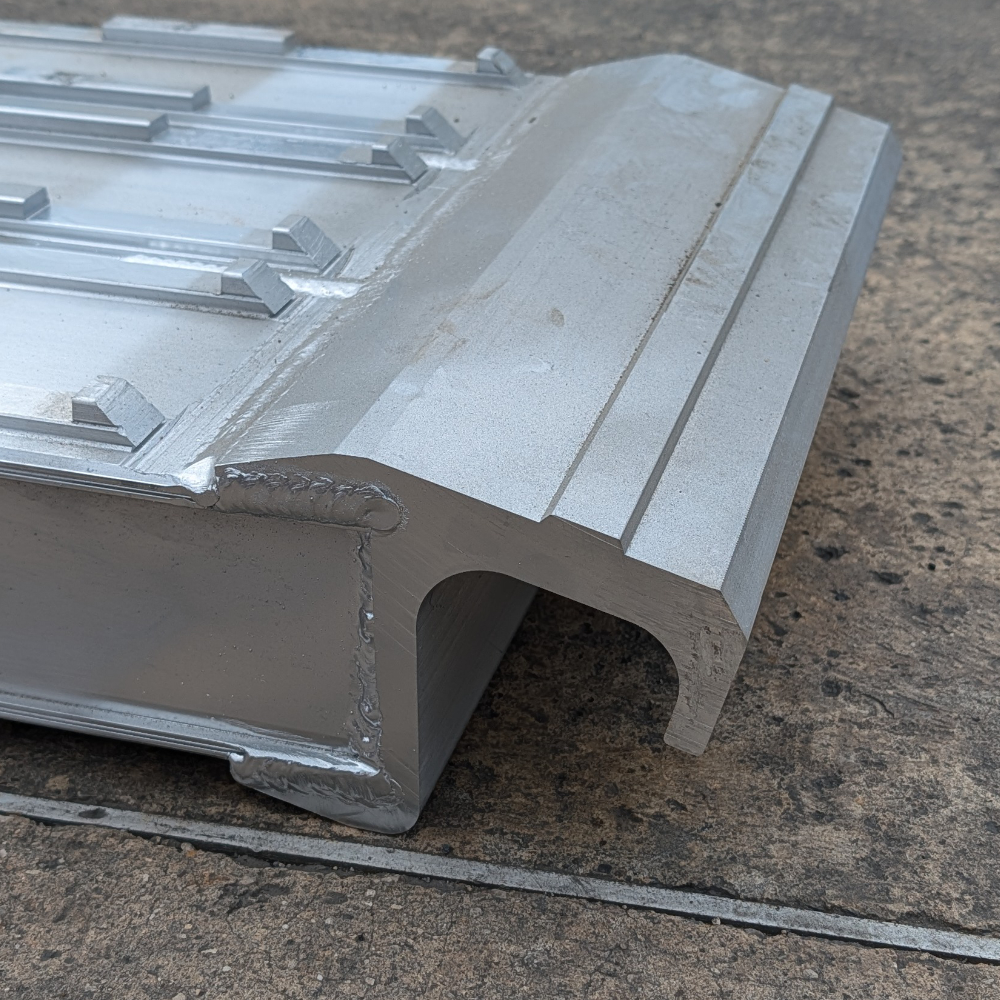 Faymonville UK VR-OH Aluminium Trailer Infill Section (2400mm x 450mm, Bottom/Top Hook)