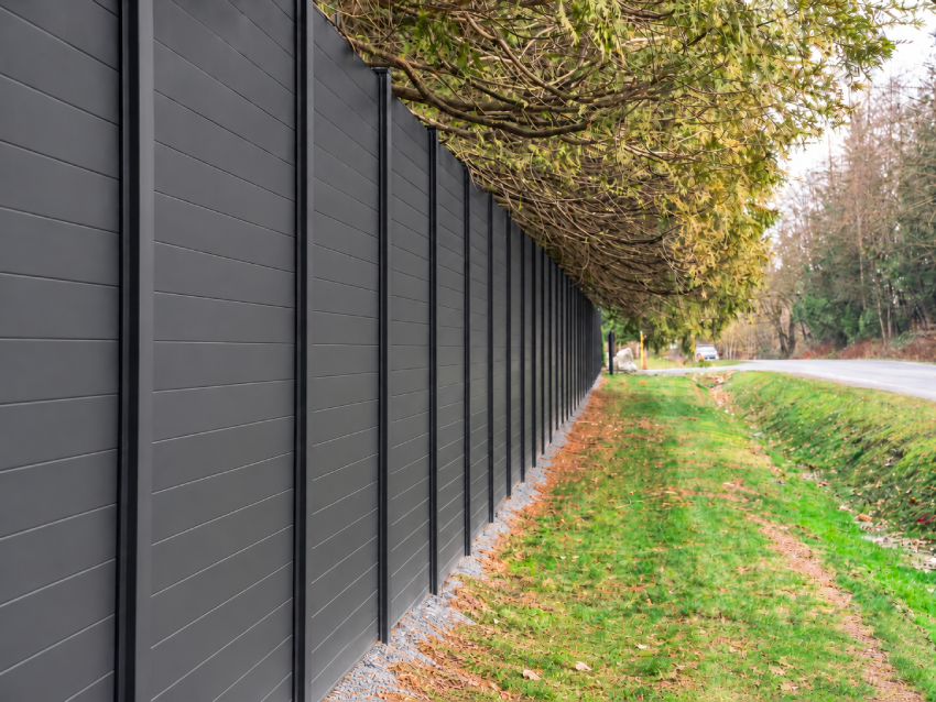 SLEEKFENCE Lineara Full Privacy aluminum security fence creating a continuous architectural perimeter