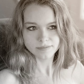 Estelle L