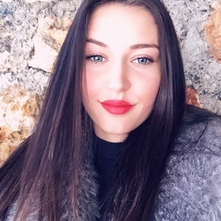 Augé Lola