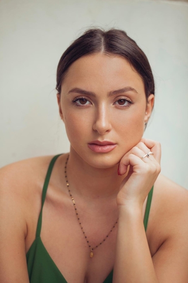 Léora BARBARA