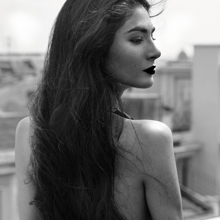 NAOMI POESIS