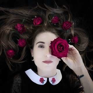 Line-Rose Hino